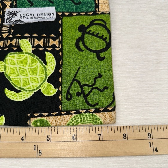 Local Design Hawaii Purse Womens Green Animal Print 3 Zippered Crossbody Bag - Picture 8 of 9